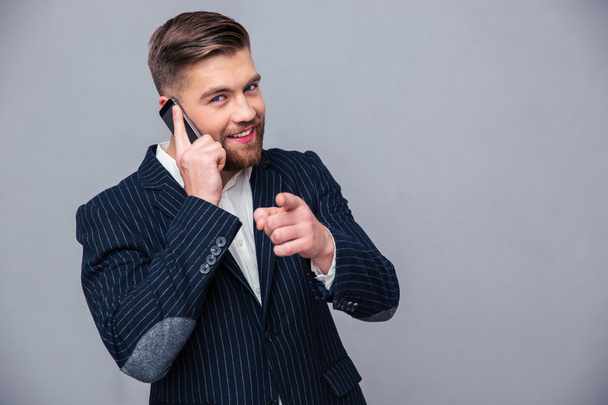 Businessman talking on the phone - Fotografie, Obrázek