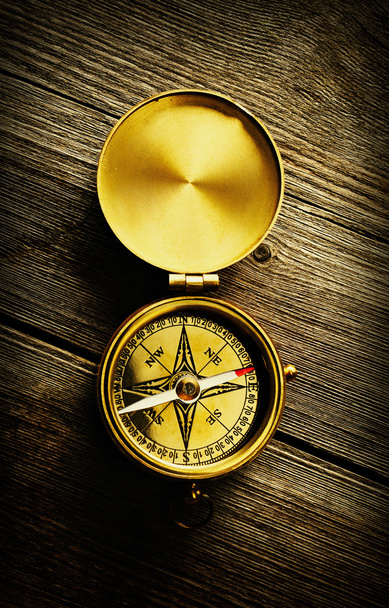 antiker Messingkompass - Foto, Bild