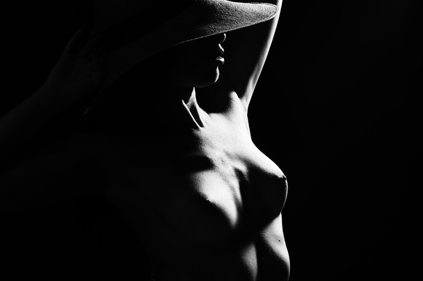 Naked woman in hat - Φωτογραφία, εικόνα
