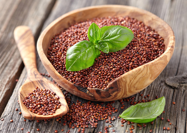 Quinoa seeds with basil spice - Foto, Imagem