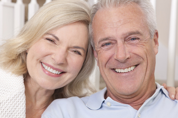 Happy Senior Man & Woman Couple Smiling at Home - Foto, immagini