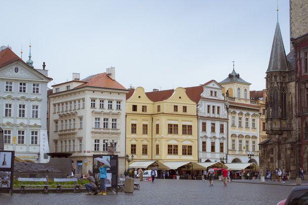 Old Town Square, Tyn Cathedral van de Maagd Maria, monument van Jan Hus, Praag - Foto, afbeelding