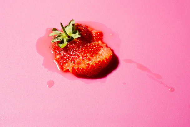 Squashed strawberry - Fotografie, Obrázek