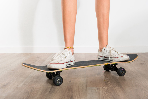 Girl on her skateboard - Foto, Imagem