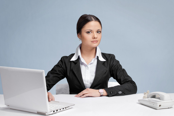 Business woman working in office - Foto, immagini