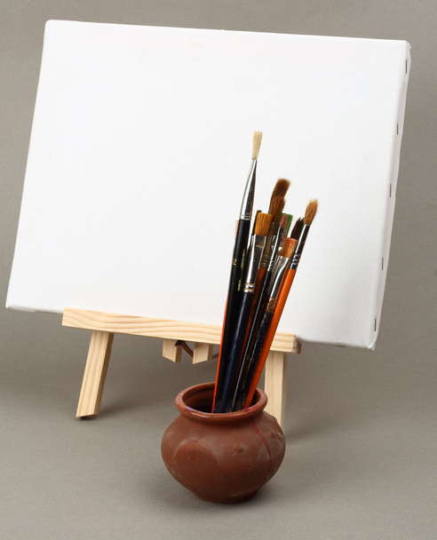 brushes and easel - Photo, Image