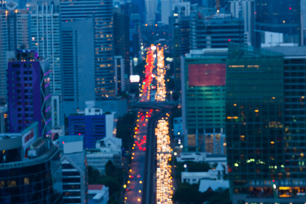 Streszczenie rozmycie bokeh Bangkok zajęty drogowego miasta podczas godzin - Zdjęcie, obraz