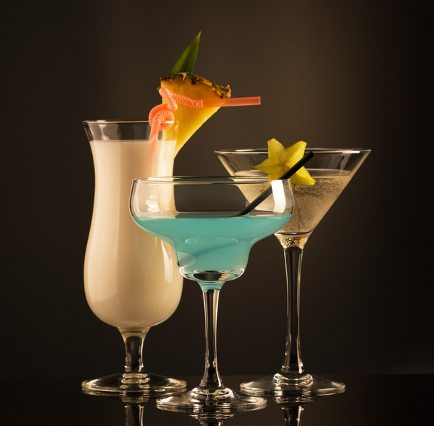 Cocktails tropicaux
 - Photo, image