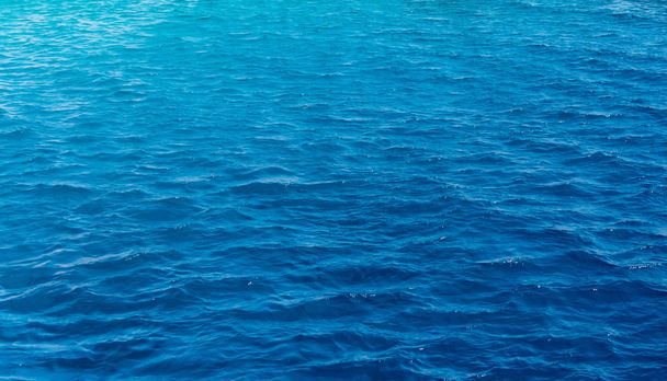 Tekstura tło głęboki błękit oceanu - Zdjęcie, obraz