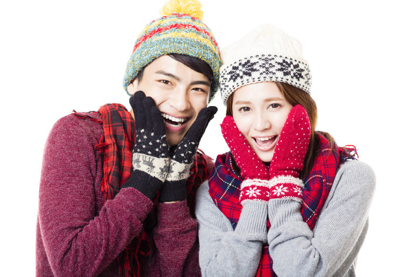 feliz pareja joven con ropa de invierno
 - Foto, Imagen