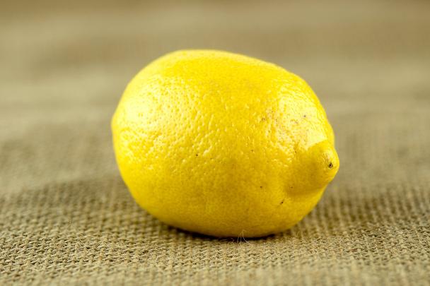 Macro closeup of organic lemon - Photo, image