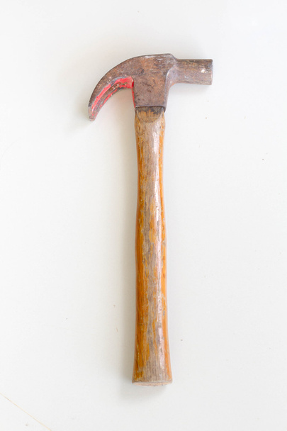 Martello manico in legno - testa di martello manico in legno - Vecchio strumento
 - Foto, immagini