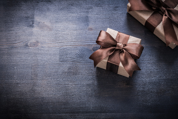 Gift containers with bows - 写真・画像