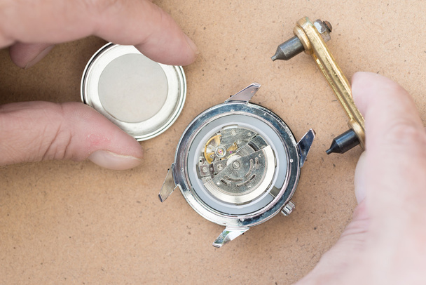 Réparation et restauration des montres
 - Photo, image