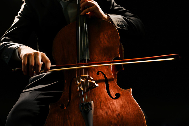 Man playing on cello - Foto, Bild