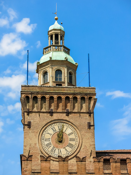 Clock tower of town hall in Bologna, Italy - Foto, imagen