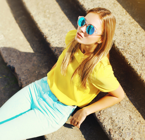 Fashion portrait stylish pretty young woman in sunglasses outdoo - Photo, Image