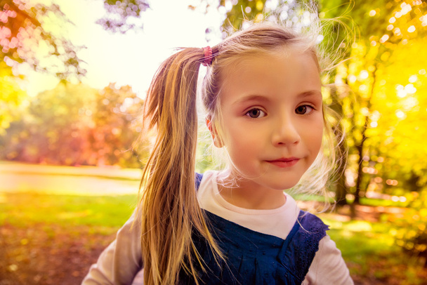 seasonal little girl - Foto, imagen