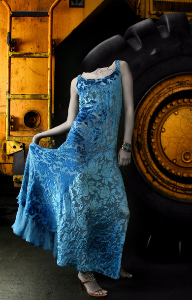 青いドレスの女性像 - 写真・画像