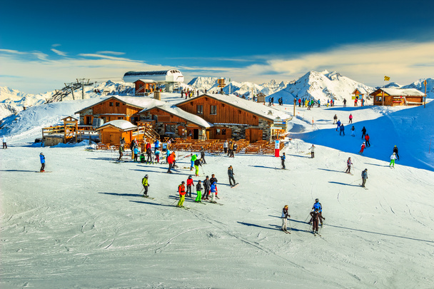 Upea hiihtokeskus Alpeilla, Les Menuires, Ranska, Eurooppa
 - Valokuva, kuva