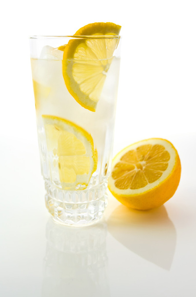 Drink with lemon. - Fotoğraf, Görsel