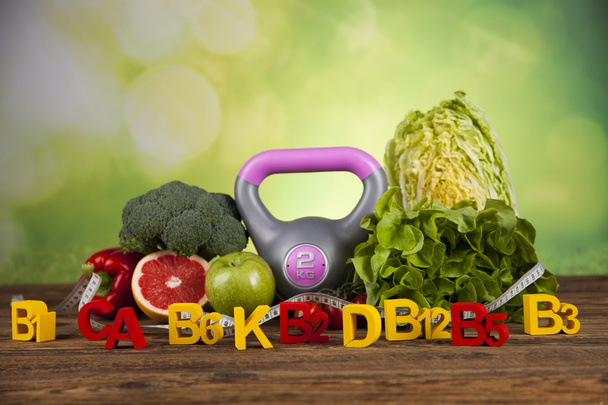 Фитнес-витамины, свежие фрукты и овощи
 - Фото, изображение