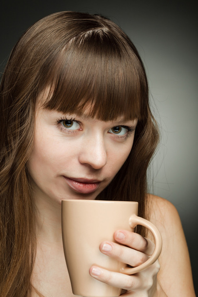 Beauty girl with coffee cup - Zdjęcie, obraz