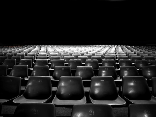 Assentos vazios no estádio
 - Foto, Imagem