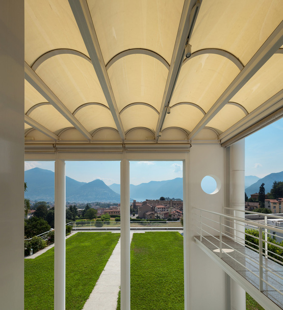panoramik manzaralı güzel veranda - Fotoğraf, Görsel
