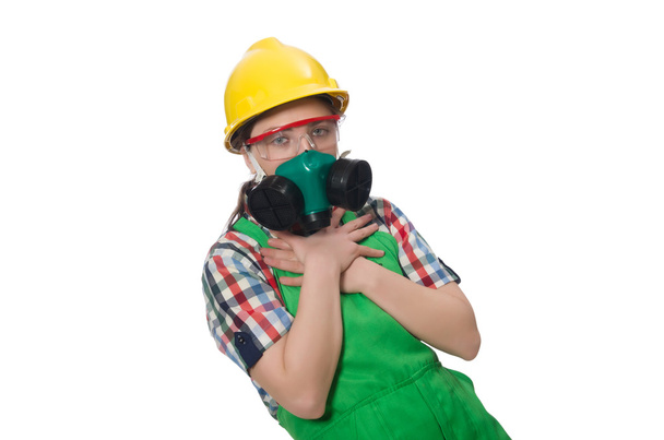 Жінка-працівник носить покривало і газову маску ізольовано на білому
 - Фото, зображення