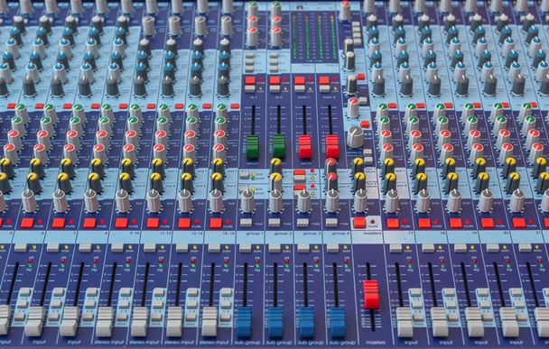 Equipo para control de mezclador de sonido - Foto, imagen