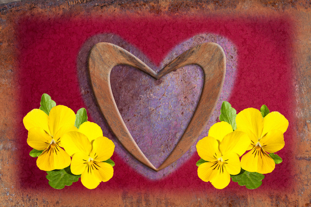 Love heart with yellow violets - Foto, afbeelding