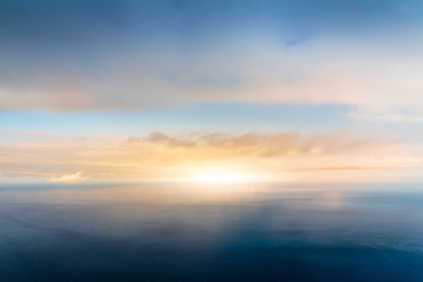 Облачно-восходящее небо
 - Фото, изображение