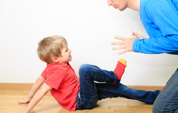 conflito entre pai e filho, problemas familiares
 - Foto, Imagem