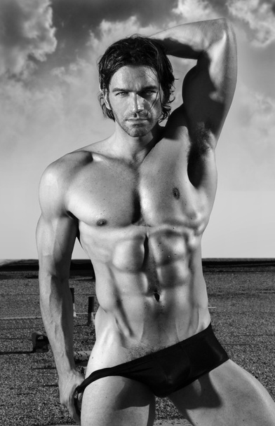 Sexy muscolare modello di fitness maschile
 - Foto, immagini