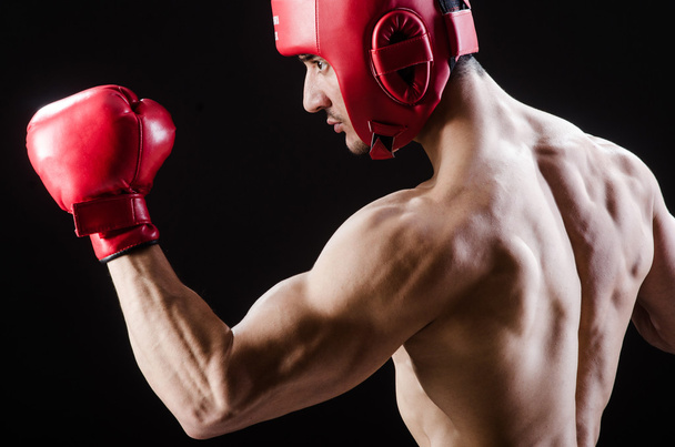 Muskularny mężczyzna w koncepcji boksu - Zdjęcie, obraz
