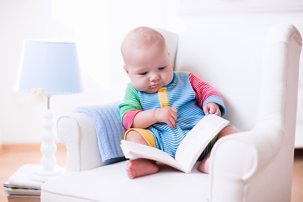 Little boy reading a book - Φωτογραφία, εικόνα