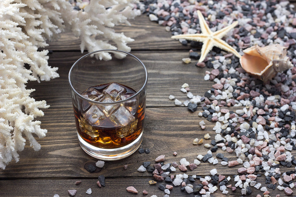 whiskey with ice - Foto, afbeelding