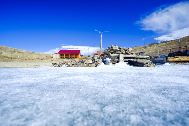フェリー港モンゴルへ島、ロシアのバイカル湖 - 写真・画像