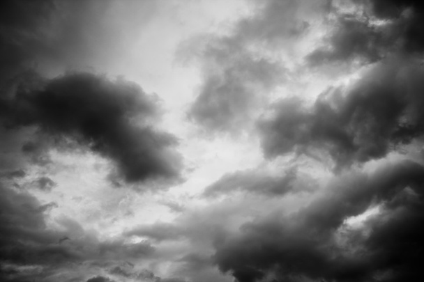 fekete-fehér felhők - Fotó, kép