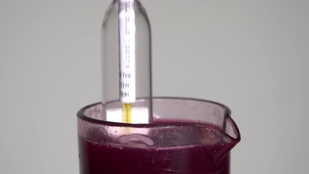 measurement of alcohol using an ebulliometer - Video, Çekim