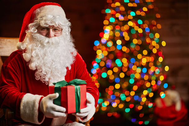 Santa Claus with gift box - Φωτογραφία, εικόνα