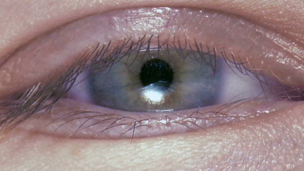 Imagen macro del ojo humano - Metraje, vídeo