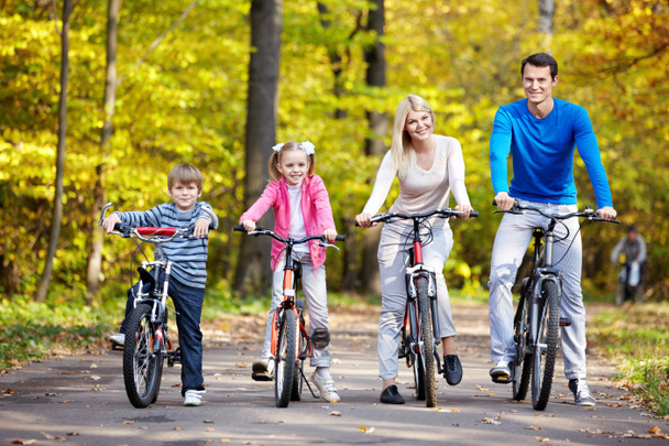 Families with children on bicycles - Photo, Image