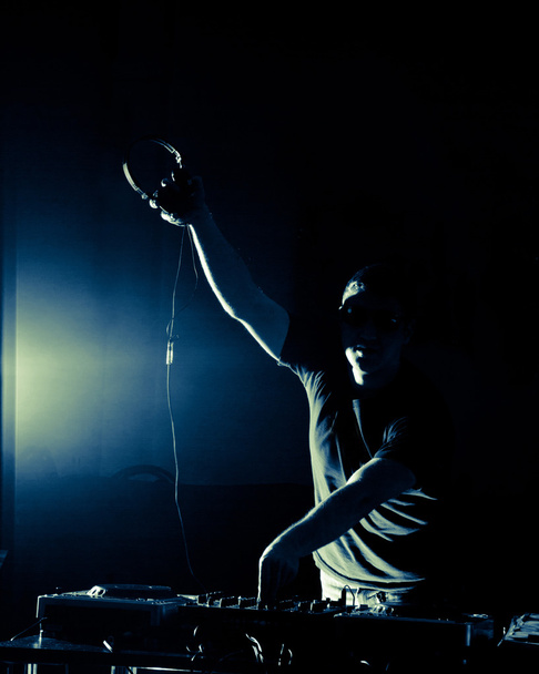 DJ im Club - Foto, Bild