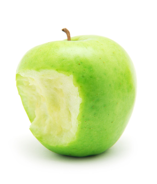 Isırılmış yeşil elma beyaz arkaplanda izole edilmiş - Fotoğraf, Görsel