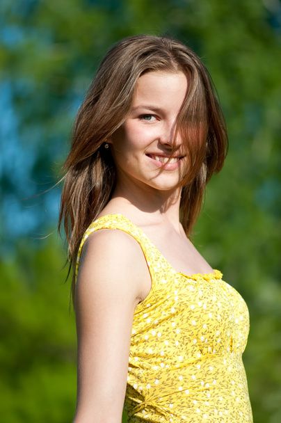 Beautiful young woman on holiday - Fotoğraf, Görsel