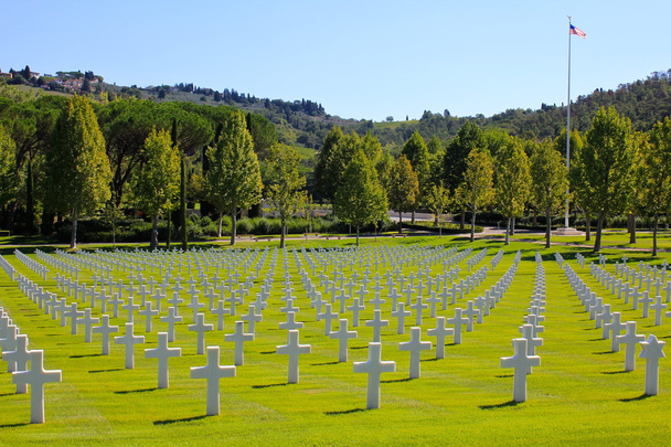 Ziemi Świętej: Groby amerykańskiego żołnierza II wojny światowej we Włoszech - Zdjęcie, obraz