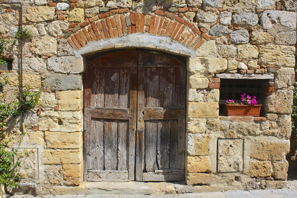 Middeleeuwse deur, Monteriggioni, Italië - Foto, afbeelding