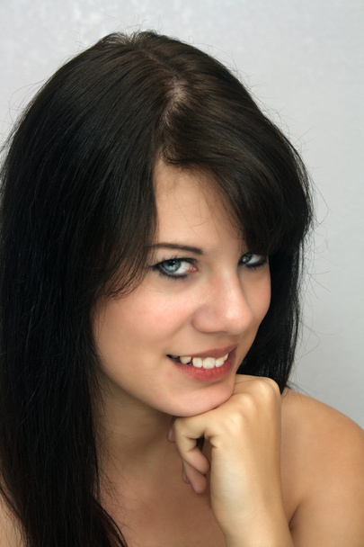 krásná mladá brunetka, headshot (10) - Fotografie, Obrázek